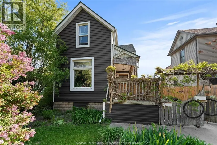 Detached at 552 PARENT, Windsor