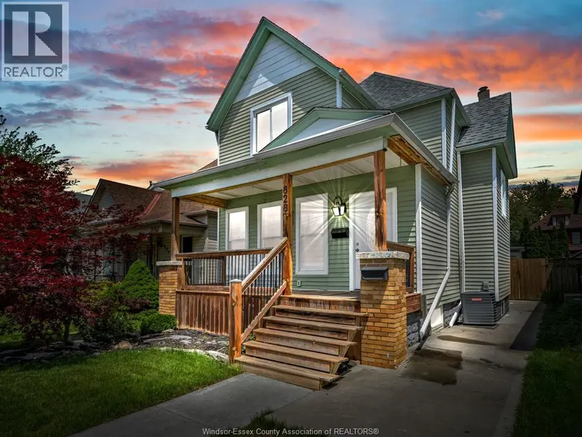 Detached at 828 Lincoln, Windsor