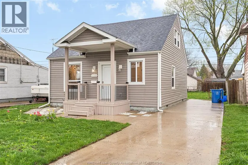 Detached at 2358 LOUIS AVENUE, Windsor