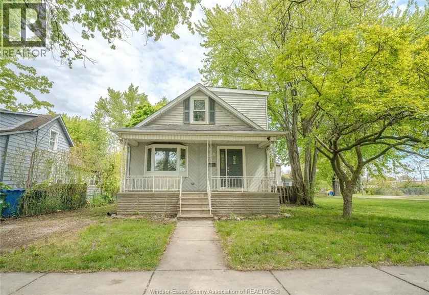 Detached at 380 CHAPPELL, Windsor