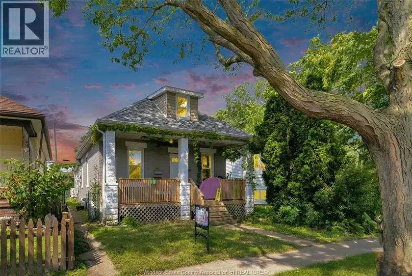 Detached at 953 HENRY FORD, Windsor