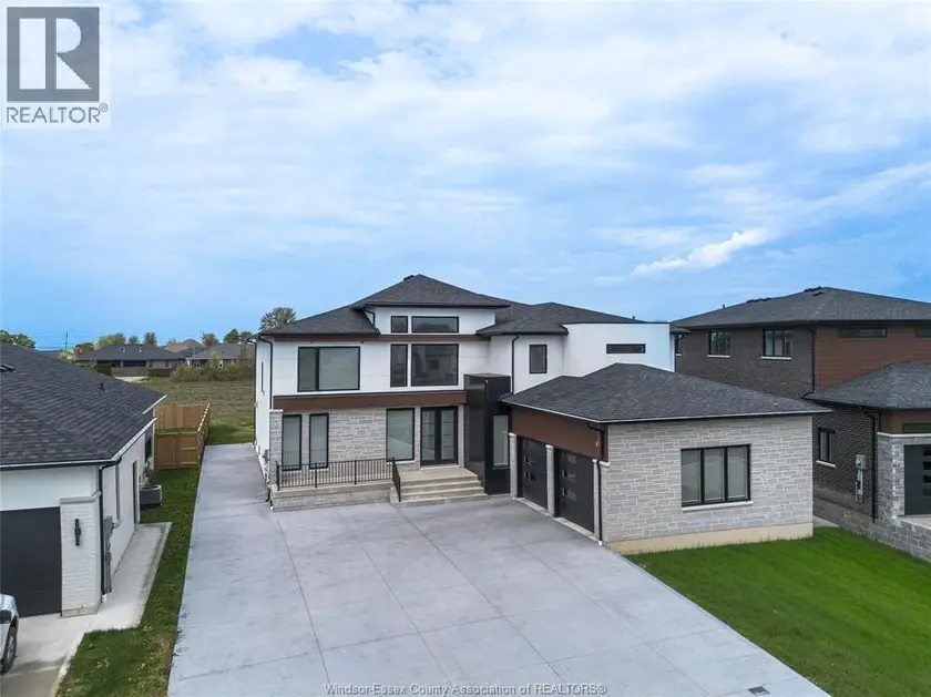 Detached at 7 CYPRESS POINTE, Leamington