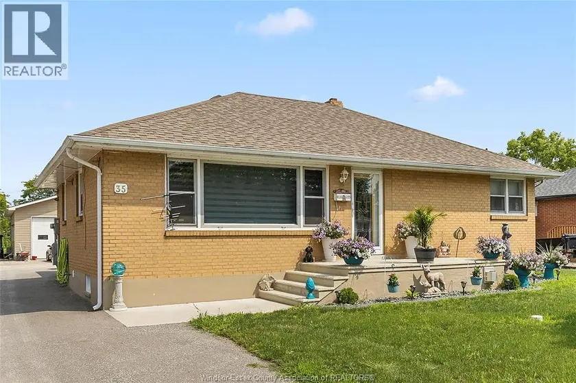 Detached at 35 VICTORIA STREET Unit# LOWER, Amherstburg