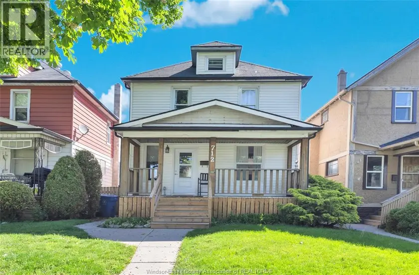 Detached at 712 GLADSTONE, Windsor