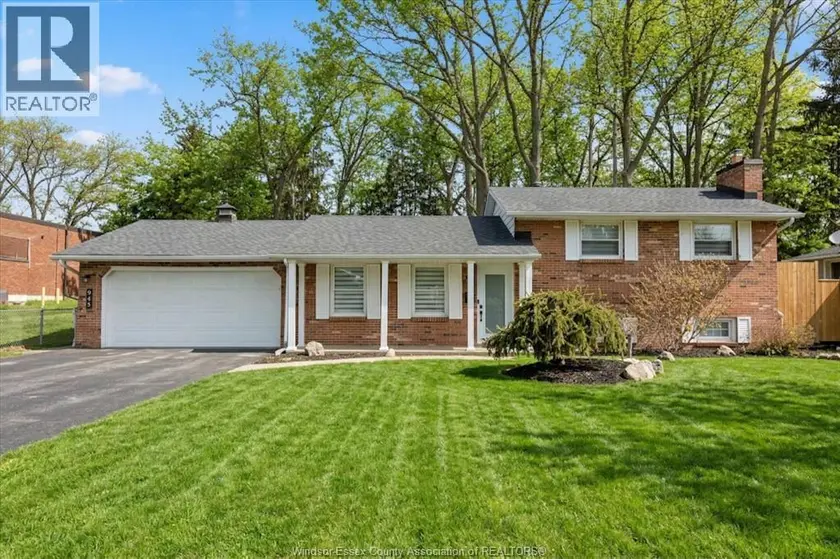Detached at 945 LAURIER, LaSalle