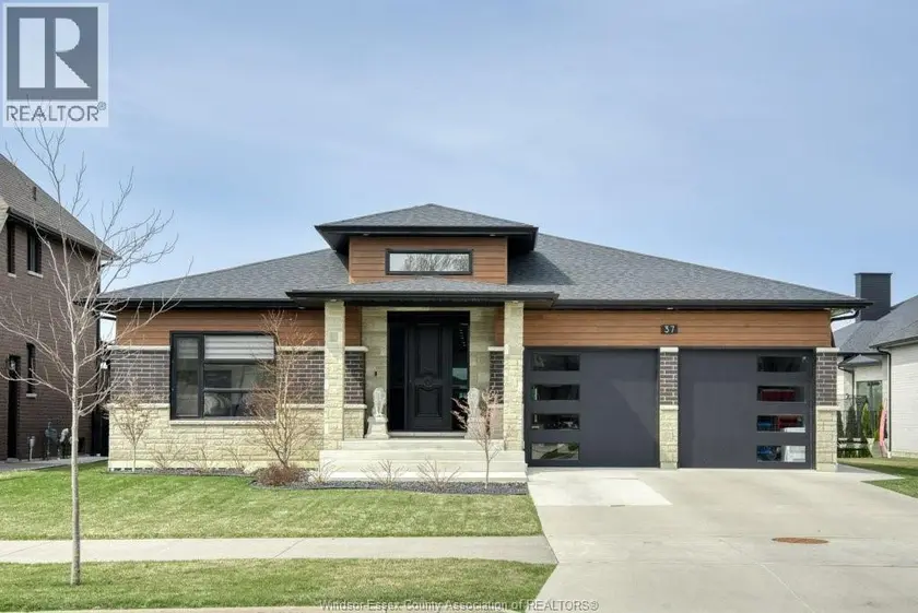 Detached at 37 AUGUSTA DRIVE, Leamington