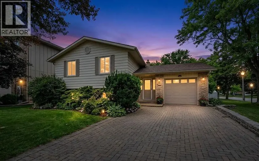 Detached at 4084 Bluepoint DRIVE, Plympton-Wyoming