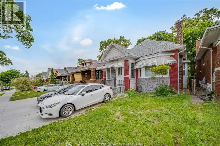 Detached at 494 RANKIN, Windsor