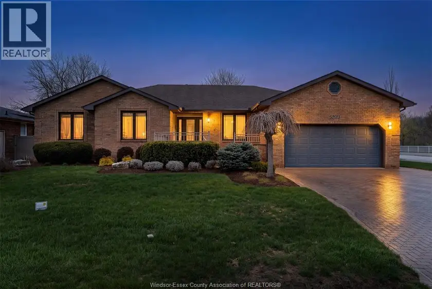 Detached at 2098 EDGEMORE AVENUE, LaSalle