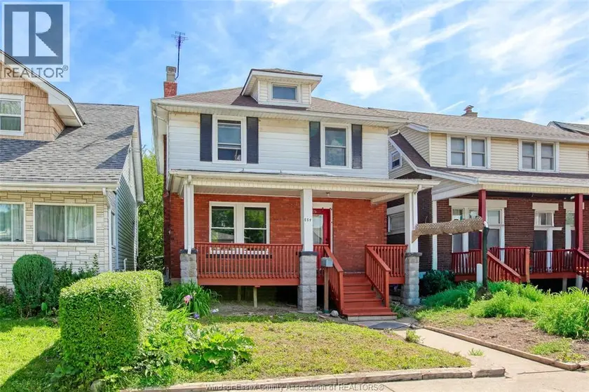 Detached at 884 CHURCH STREET, Windsor
