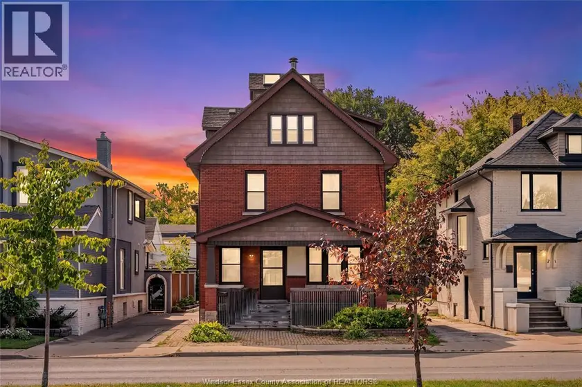 Detached at 79 GILES BOULEVARD East, Windsor