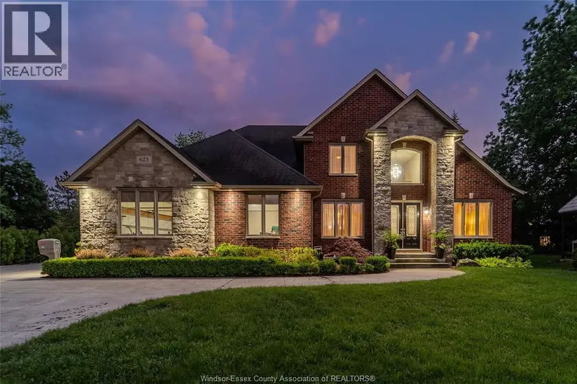 Detached at 625 North Talbot ROAD, Windsor