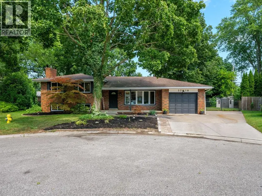 Detached at 5710 Dalton AVENUE, LaSalle