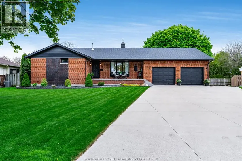 Detached at 66 Shawnee COURT, Leamington