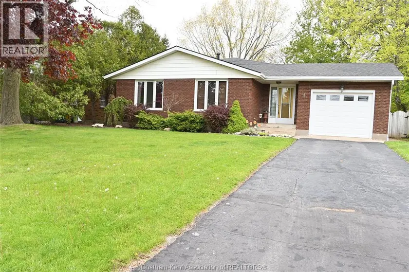 Detached at 5 Bernard AVENUE East, Ridgetown