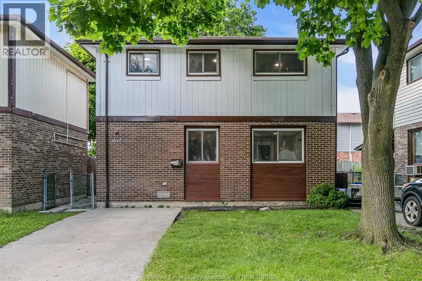 Detached at 9020 CONWAY COURT, Windsor
