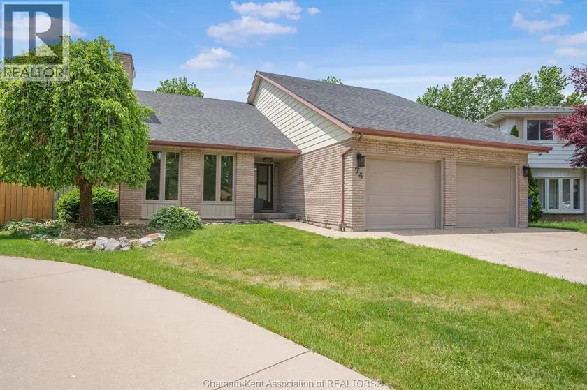 Detached at 74 UNIVERSITY DRIVE, Chatham
