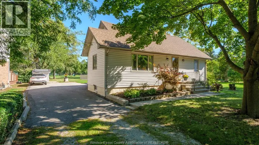 Detached at 4054 ROSELAND DRIVE West, Windsor