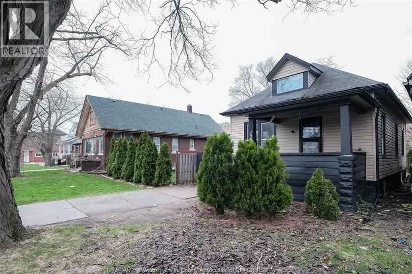 Detached at 1585 PELISSIER, Windsor