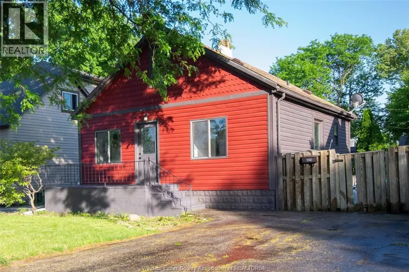 Detached at 629 STANLEY, Windsor