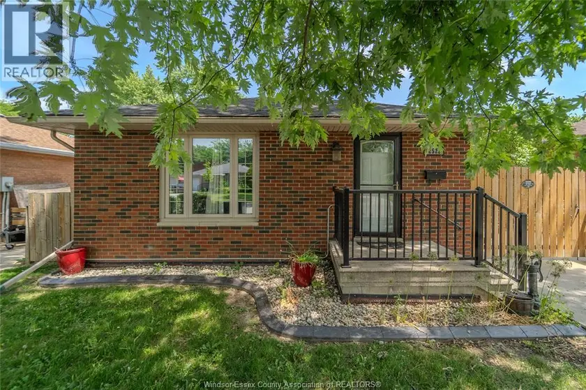Detached at 2522 Armstrong AVENUE, Windsor