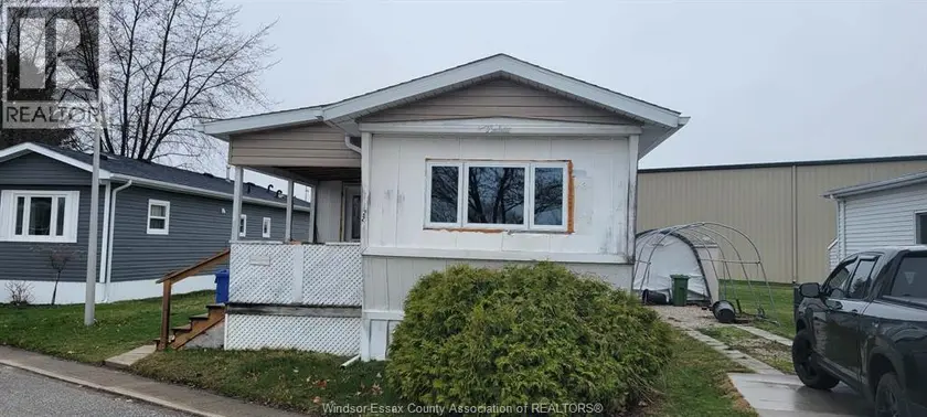 Detached at 22 ROBIN CRESCENT