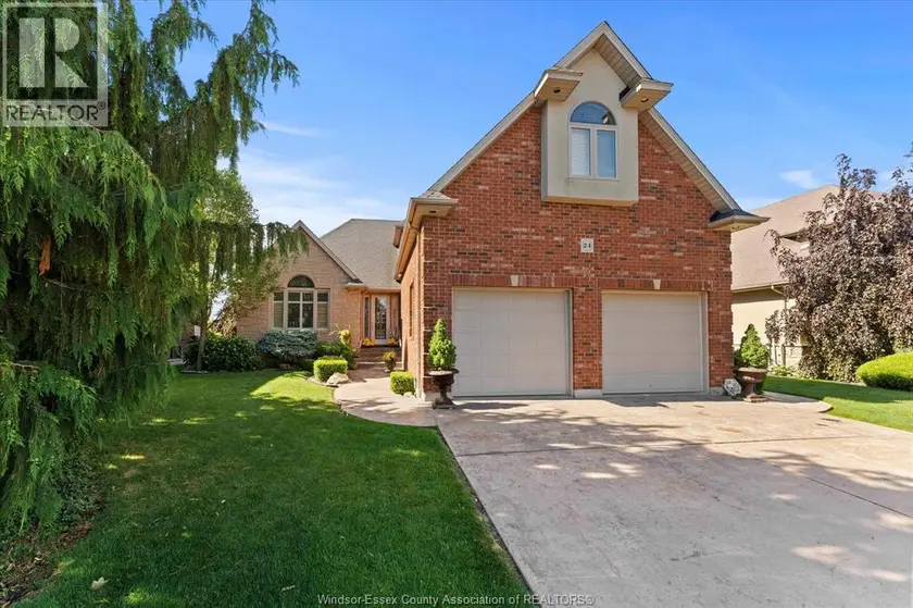 Detached at 24 SANDY LAKE, Leamington
