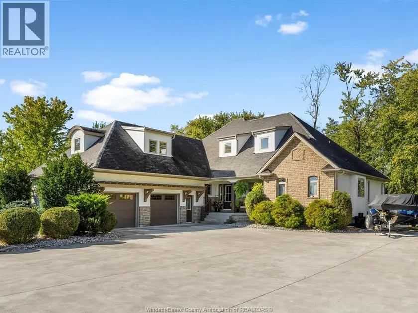 Detached at 427 EAST RUSCOM RIVER, Lakeshore