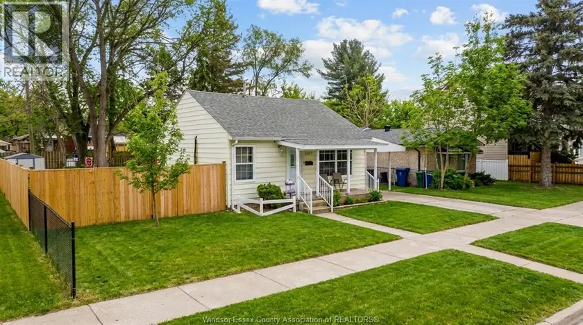 Detached at 3567 KING STREET, Windsor