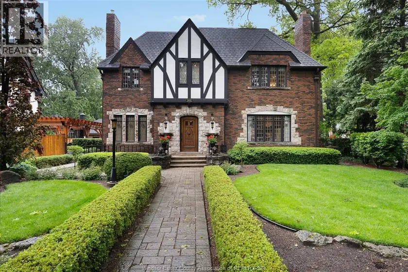 Detached at 2032 WILLISTEAD CRESCENT, Windsor