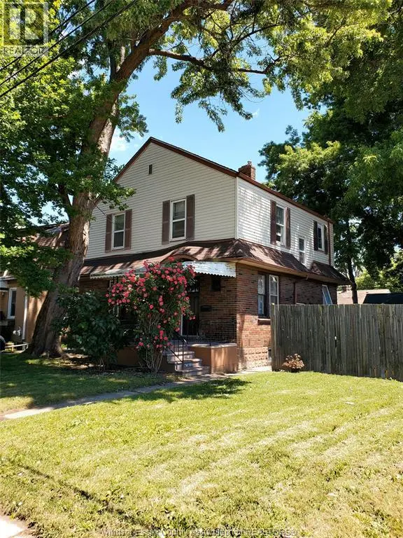 Detached at 1964 CENTRAL AVENUE, Windsor