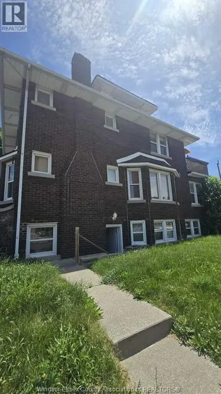 Detached at 805 Giles BOULEVARD East Unit# Lower, Windsor