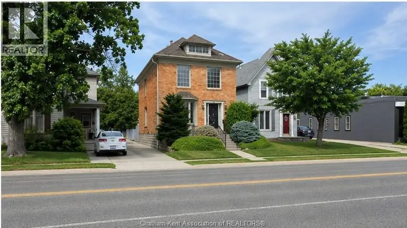 Detached at 257 ST. CLAIR STREET, Chatham