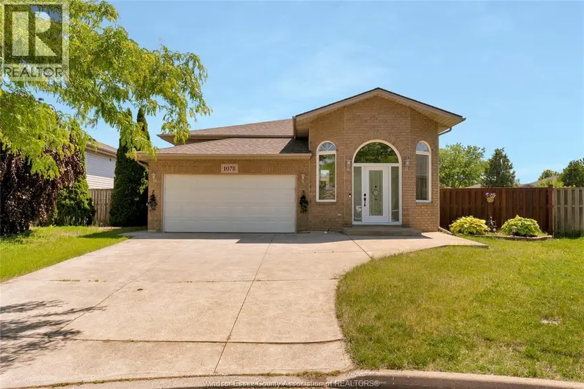Detached at 1078 TREVERTON, Windsor