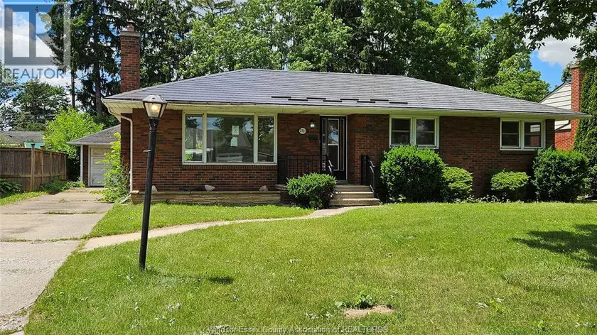 Detached at 2721 VIRGINIA PARK AVENUE, Windsor