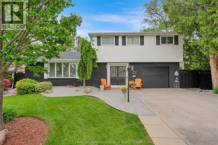 Detached at 5 Phyllis AVENUE, Chatham