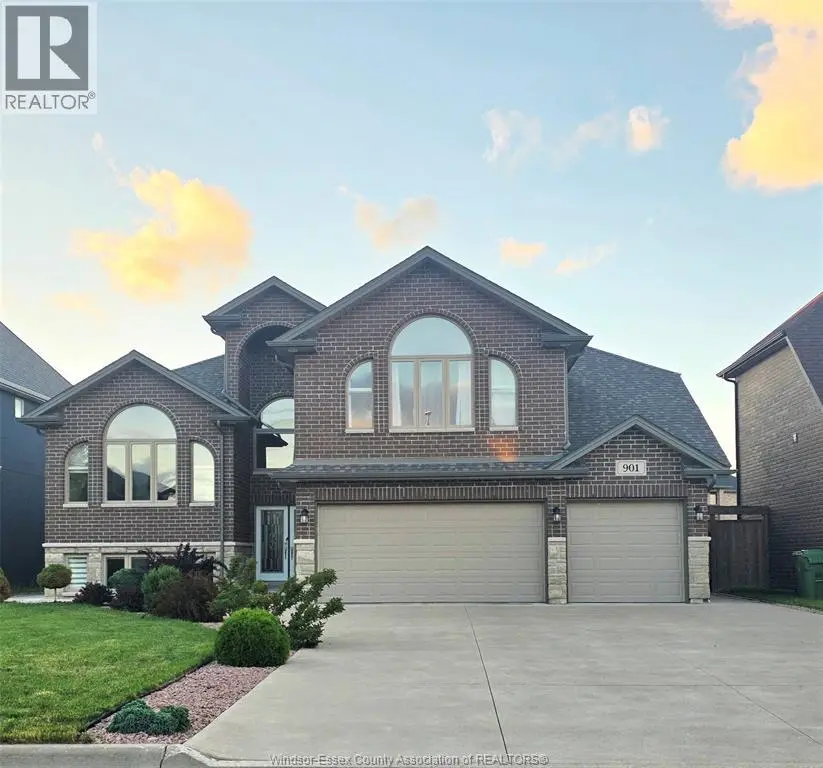 Detached at 901 LAKEWOOD CRESCENT Unit# UPPER, Lakeshore