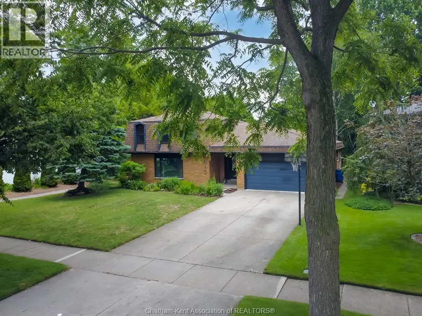 Detached at 615 Lacroix STREET, Chatham