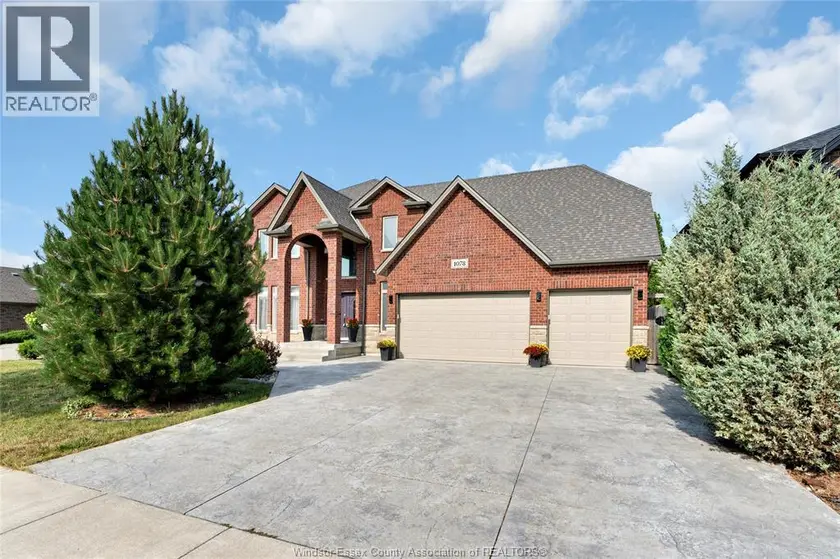 Detached at 1078 CHARLOTTE CRESCENT, Lakeshore