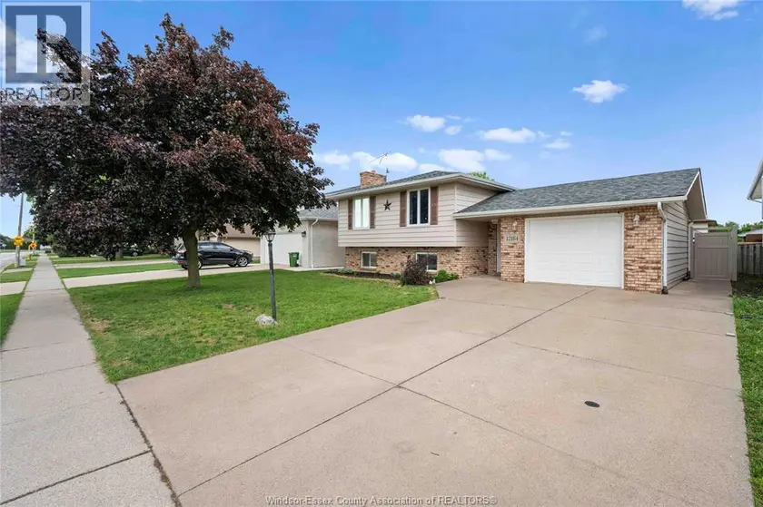 Detached at 12184 McNorton, Tecumseh