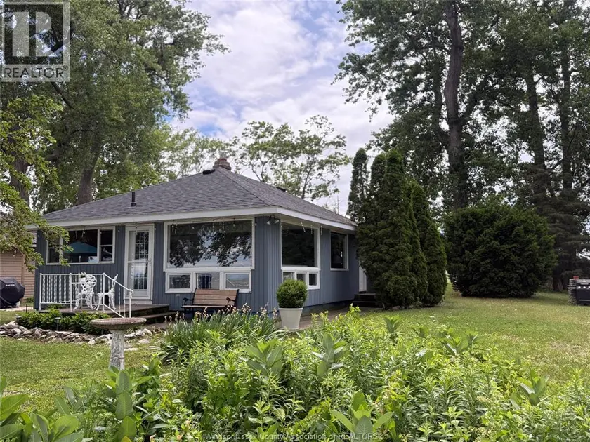 Detached at 69 East Shore ROAD, Pelee Island