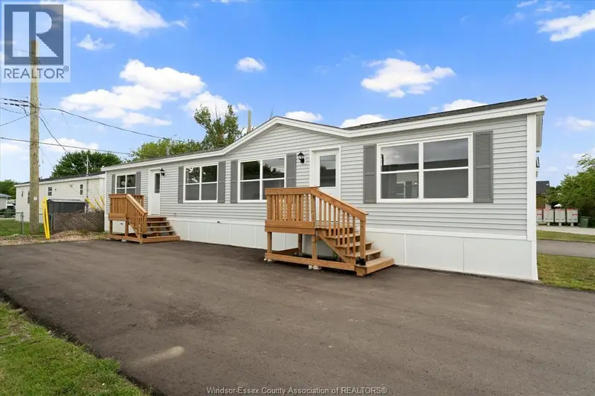 Detached at 2 LINDA, Lakeshore