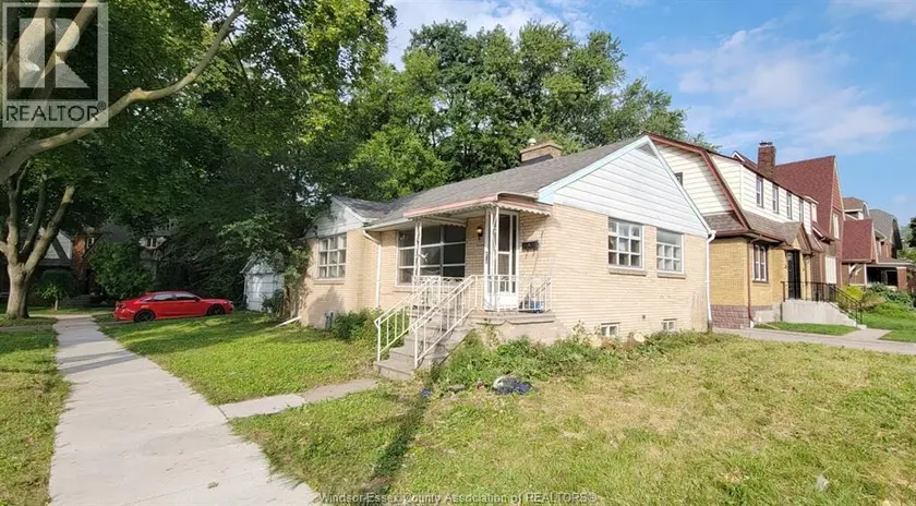 Detached at 3006 Alexander AVENUE, Windsor