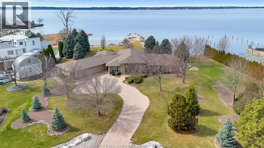 Detached at 30 EMERALD LANE, Amherstburg