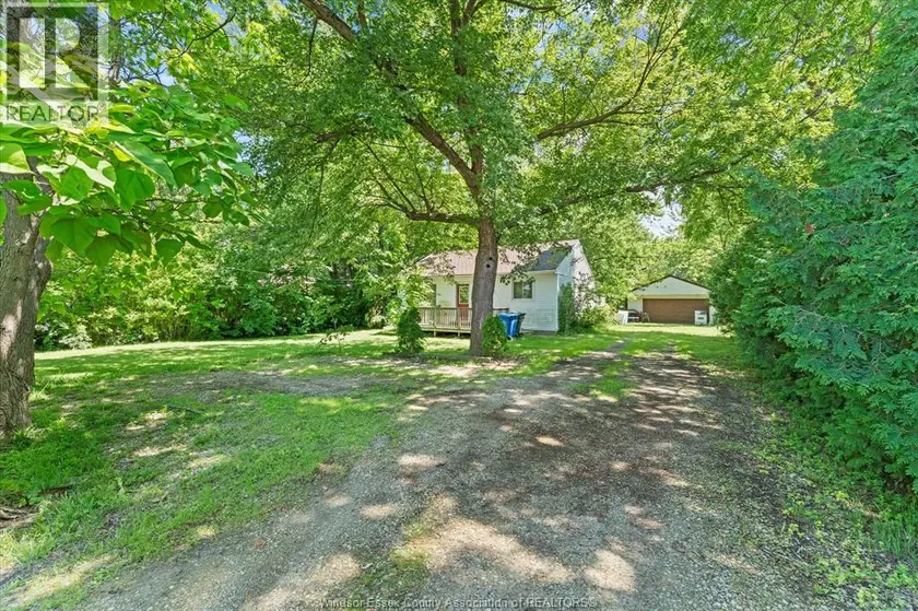 Detached at 3555 County Rd 42, Windsor
