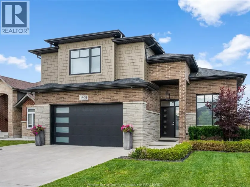 Detached at 1609 HARRISON STREET, LaSalle