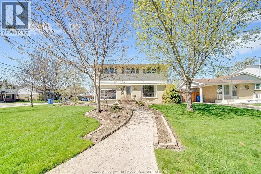 Detached at 391 BETTY DRIVE, Windsor