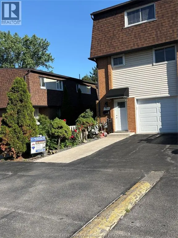 Townhouse at 6266 THORNBERRY CRESCENT, Windsor