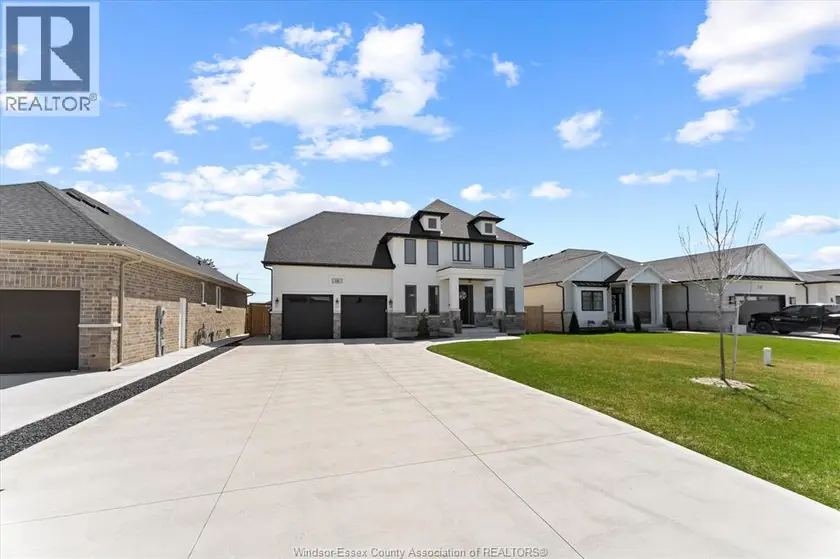 Detached at 14 DUNDEE DRIVE, Chatham
