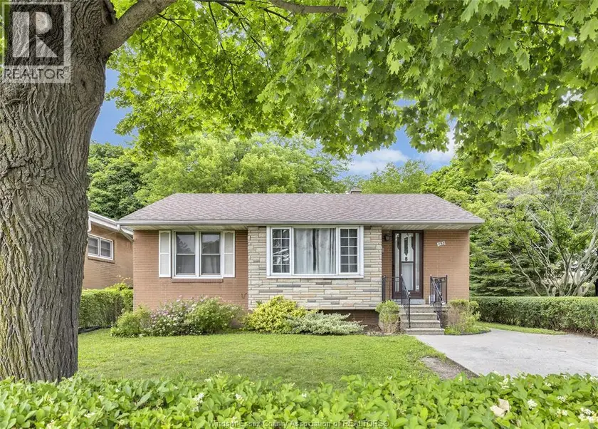 Detached at 1158 DOT AVENUE, Windsor